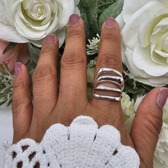 ❤️ IN LINE RING - Picture 10 of 14